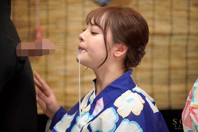 口内発射されて口元をザーメンで汚す浴衣姿の小倉由菜